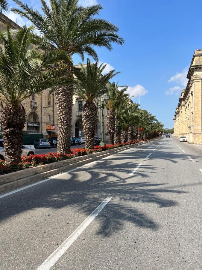 Valletta Waterfront 2 Beds Flat By Arcobnb Floriana Esterno foto