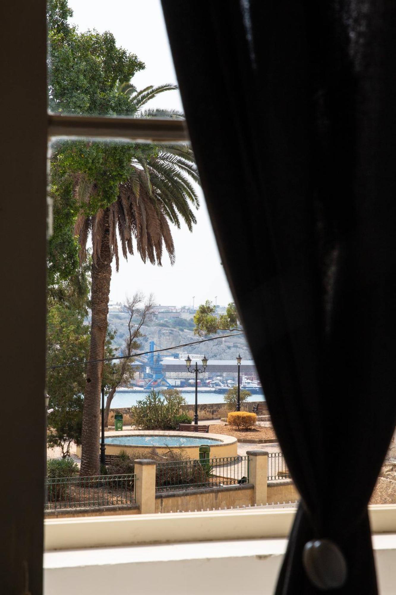 Valletta Waterfront 2 Beds Flat By Arcobnb Floriana Esterno foto